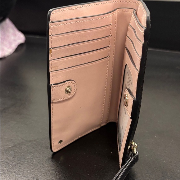 NWT- Kate Spade Black and Tan Leather Wallet - Picture 6 of 8